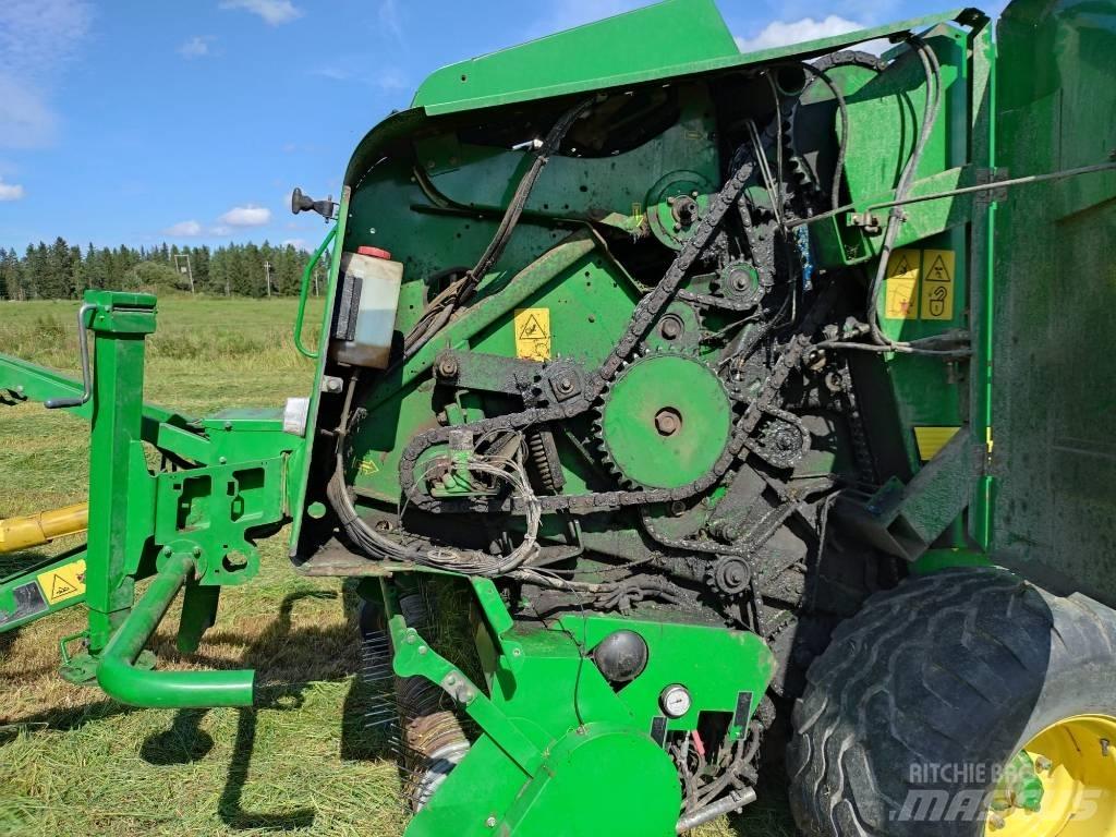 John Deere 644 Round Balers
