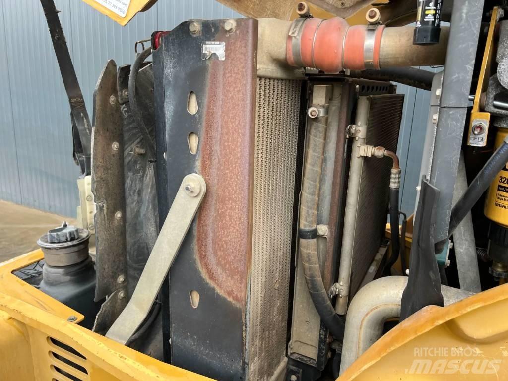 CAT CP 76 Single drum rollers
