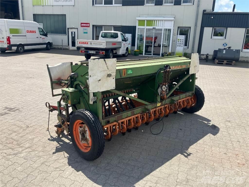 Amazone D8 / 30 E Farm Drills