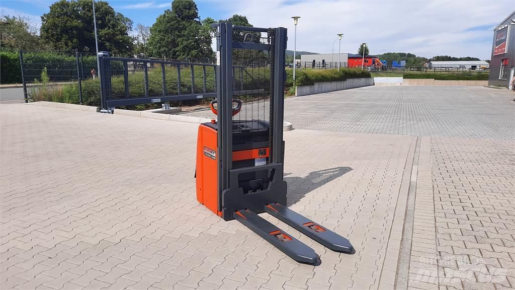 Linde L16 - BR1173 Pedestrian stacker