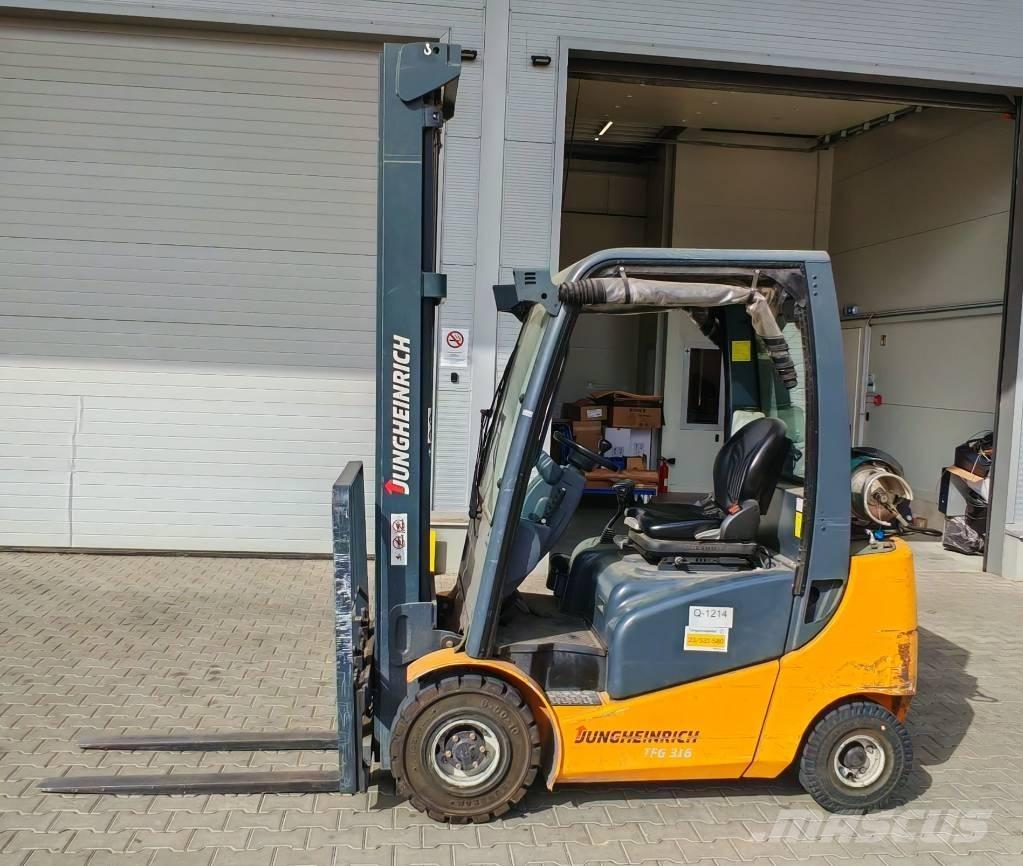 Jungheinrich TFG 316 LPG trucks