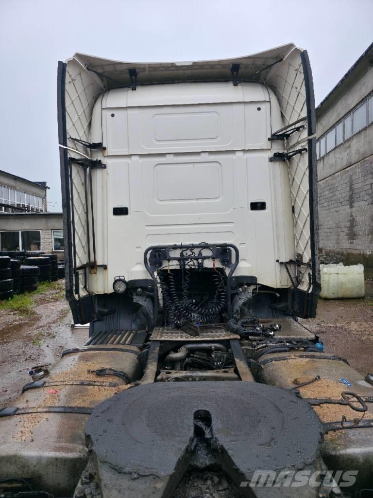Scania R 440 Conventional Trucks / Tractor Trucks