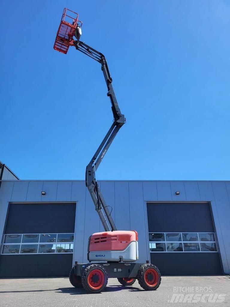 SkyJack SJ 46AJ Articulated boom lifts