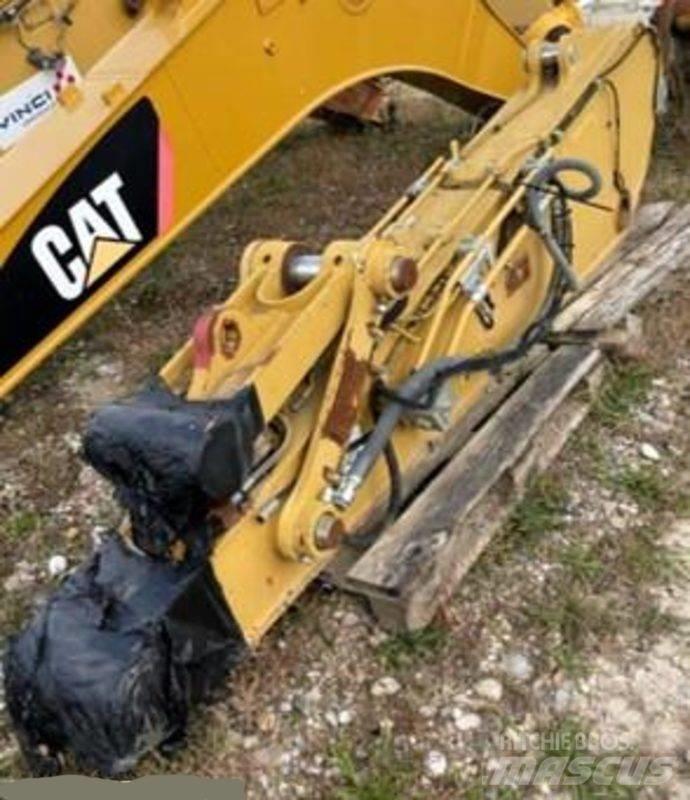 CAT 319 Booms and dippers