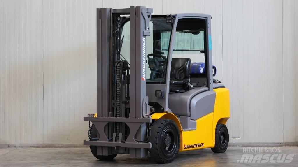 Jungheinrich TFG 425 LPG trucks