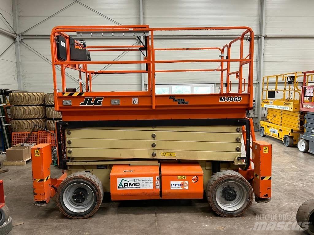 JLG M 4069 LE Scissor Lifts