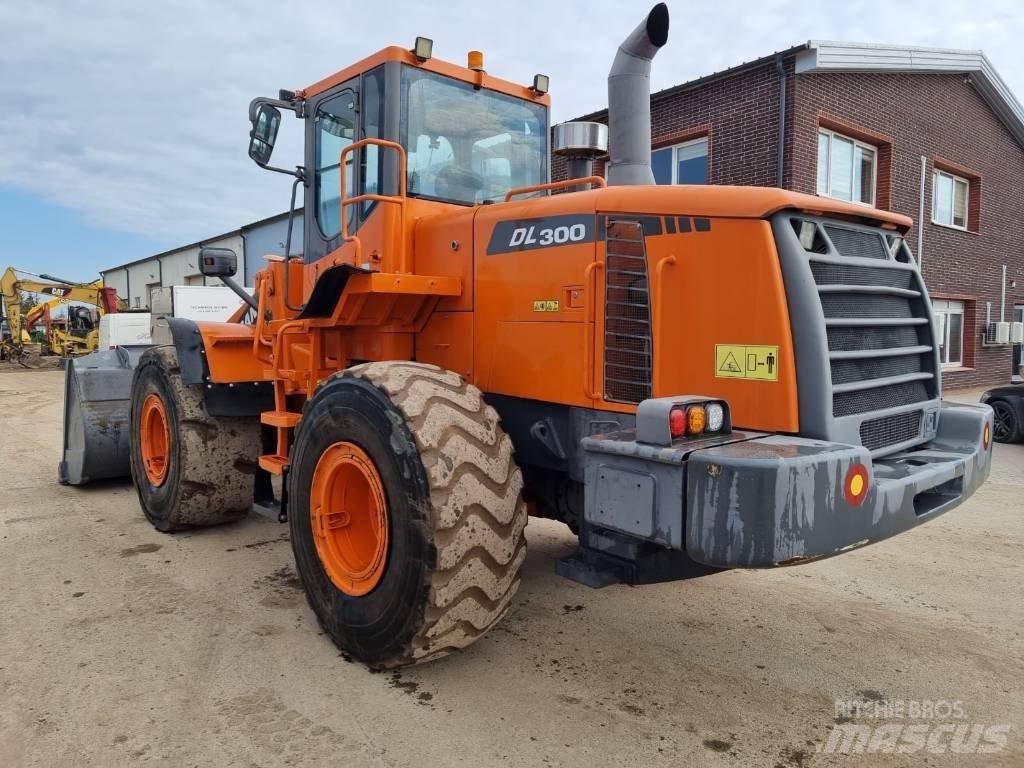Doosan DL 300 Wheel Loaders