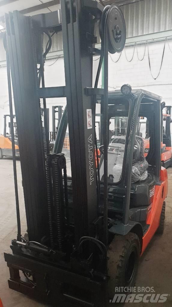 Toyota 52-8 FD 25 Diesel Forklifts