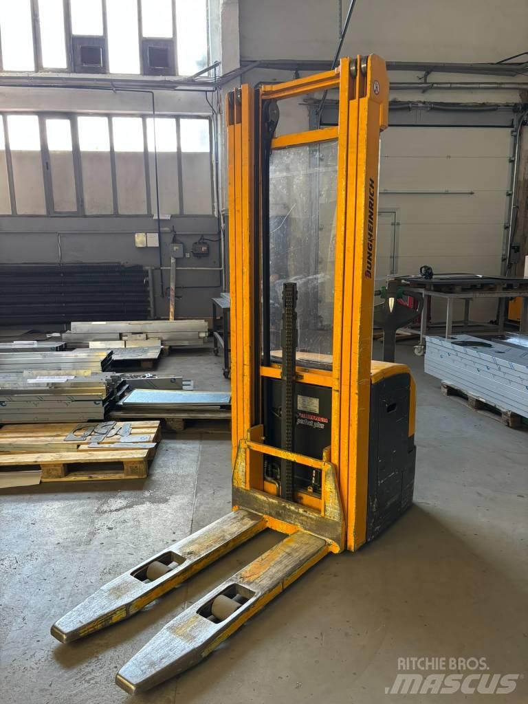 Jungheinrich EJC216 Pedestrian stacker