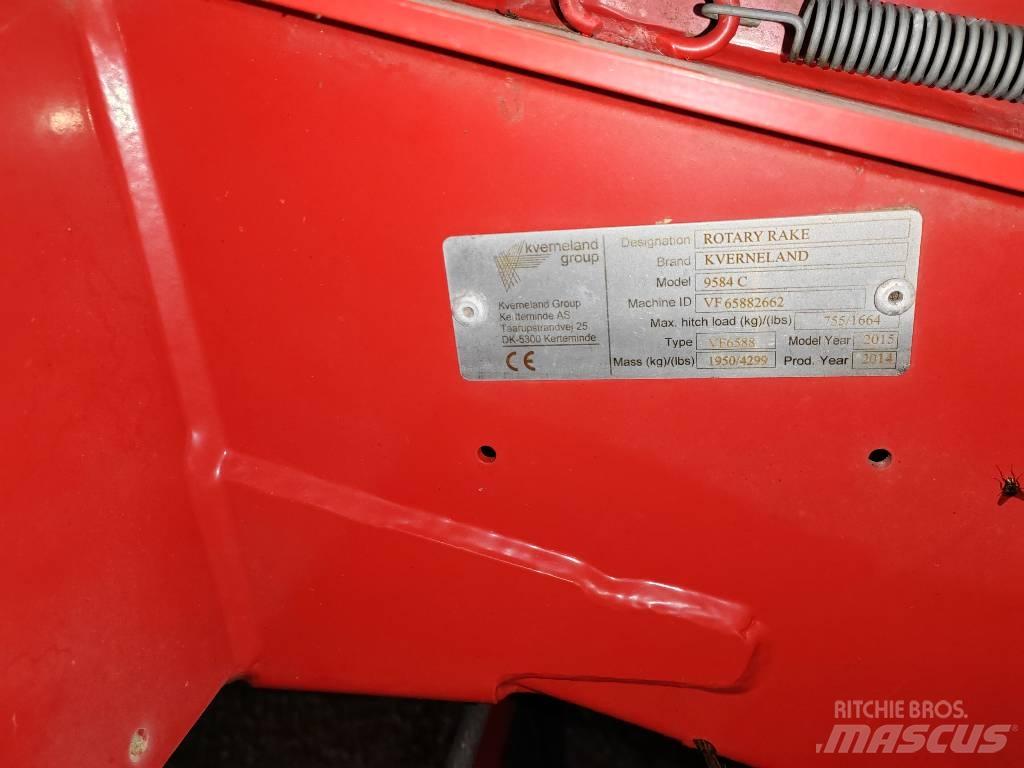 Kverneland 9584C Swathers \ Windrowers