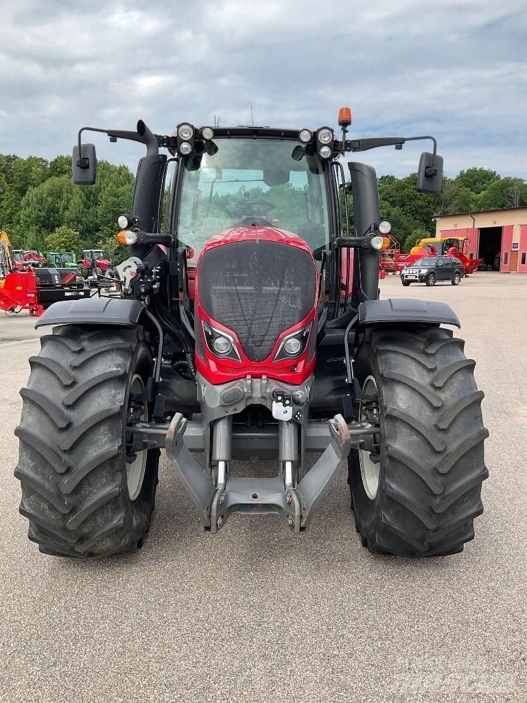 Valtra N174 Versu Tractors