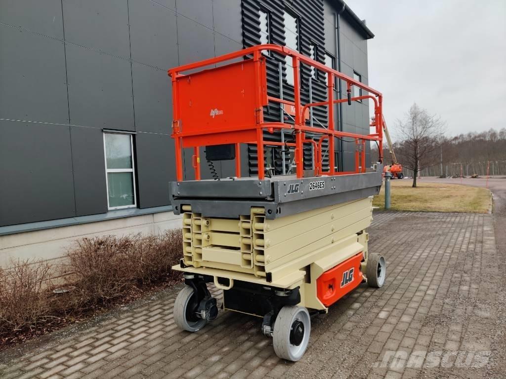 JLG 2646 ES Vertical mast lifts