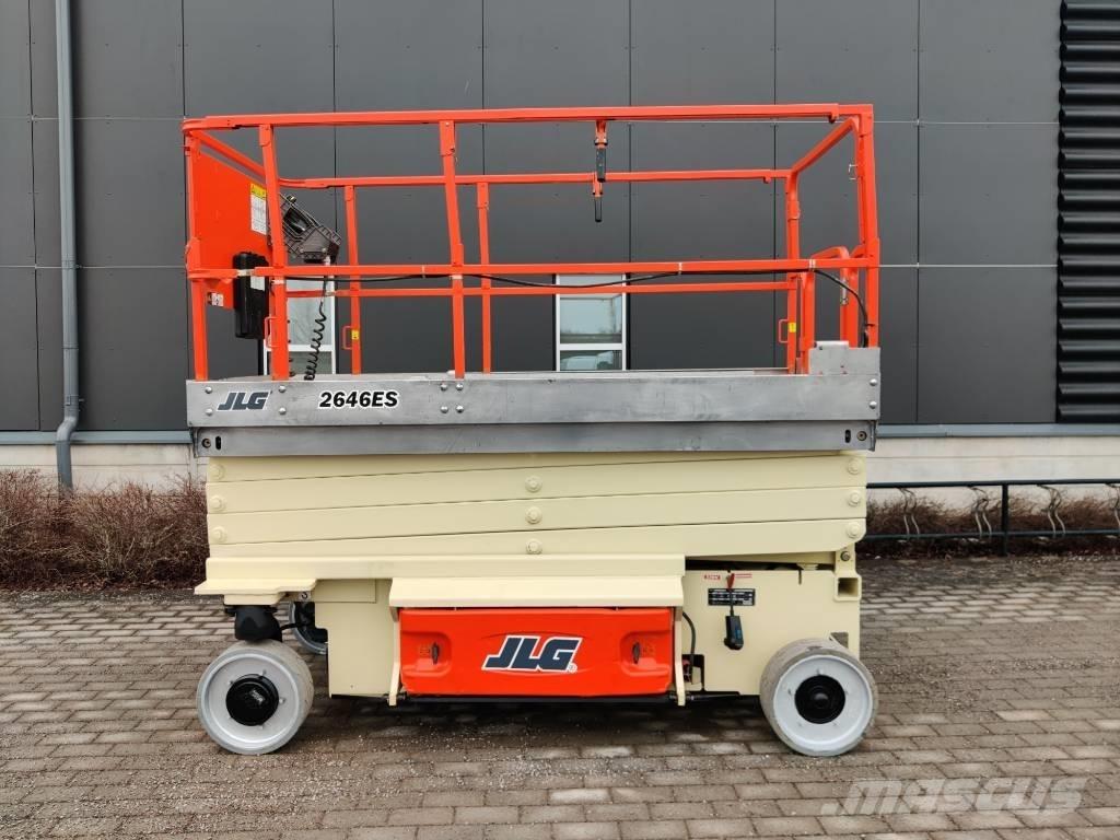 JLG 2646 ES Vertical mast lifts