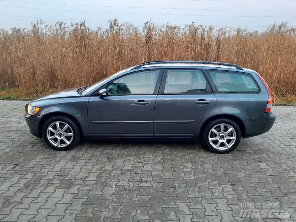 Volvo 1.6 D momentum Automobiles / SUVS