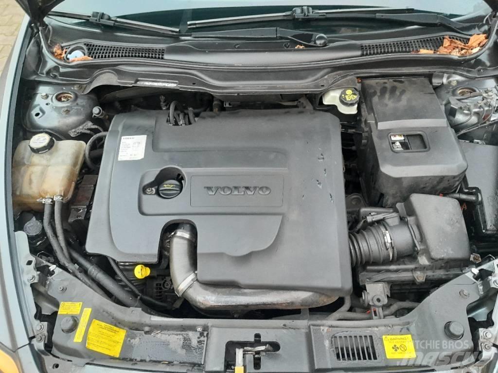 Volvo 1.6 D momentum Automobiles / SUVS