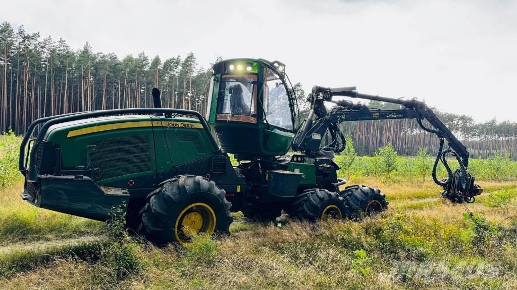 John Deere 1070 Harvesters