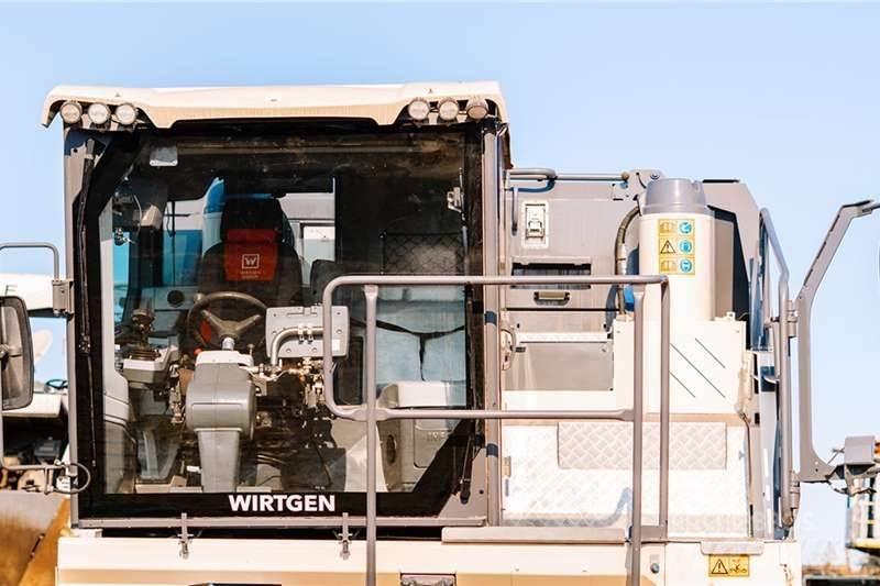 Wirtgen WR240 Other Trucks