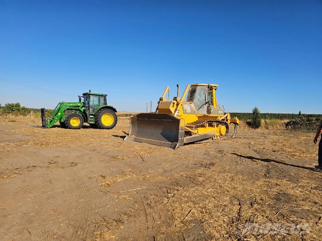 Komatsu D 65 EX 12 Crawler dozers