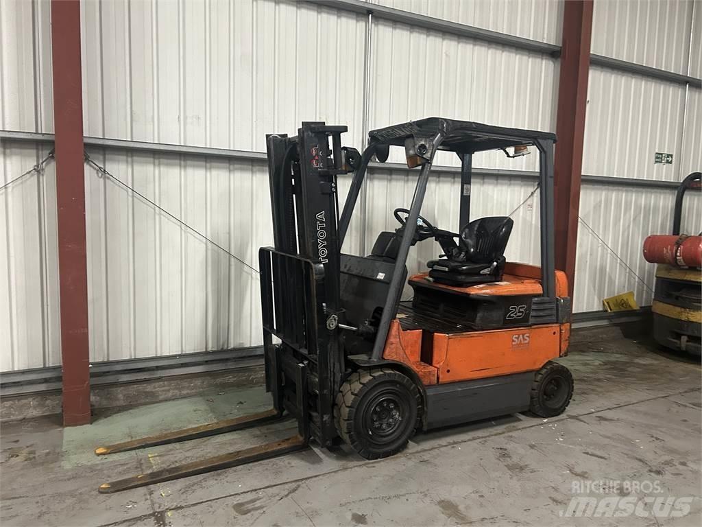 Toyota 7FBMF25 Electric Forklifts