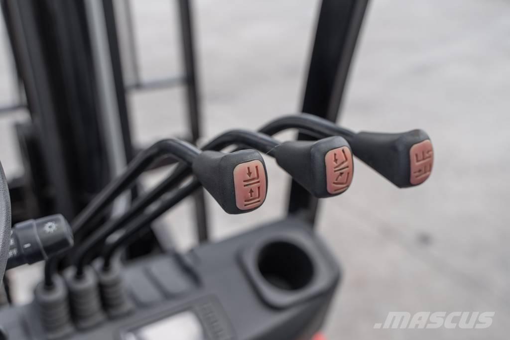Manitou MI 30 D Diesel Forklifts