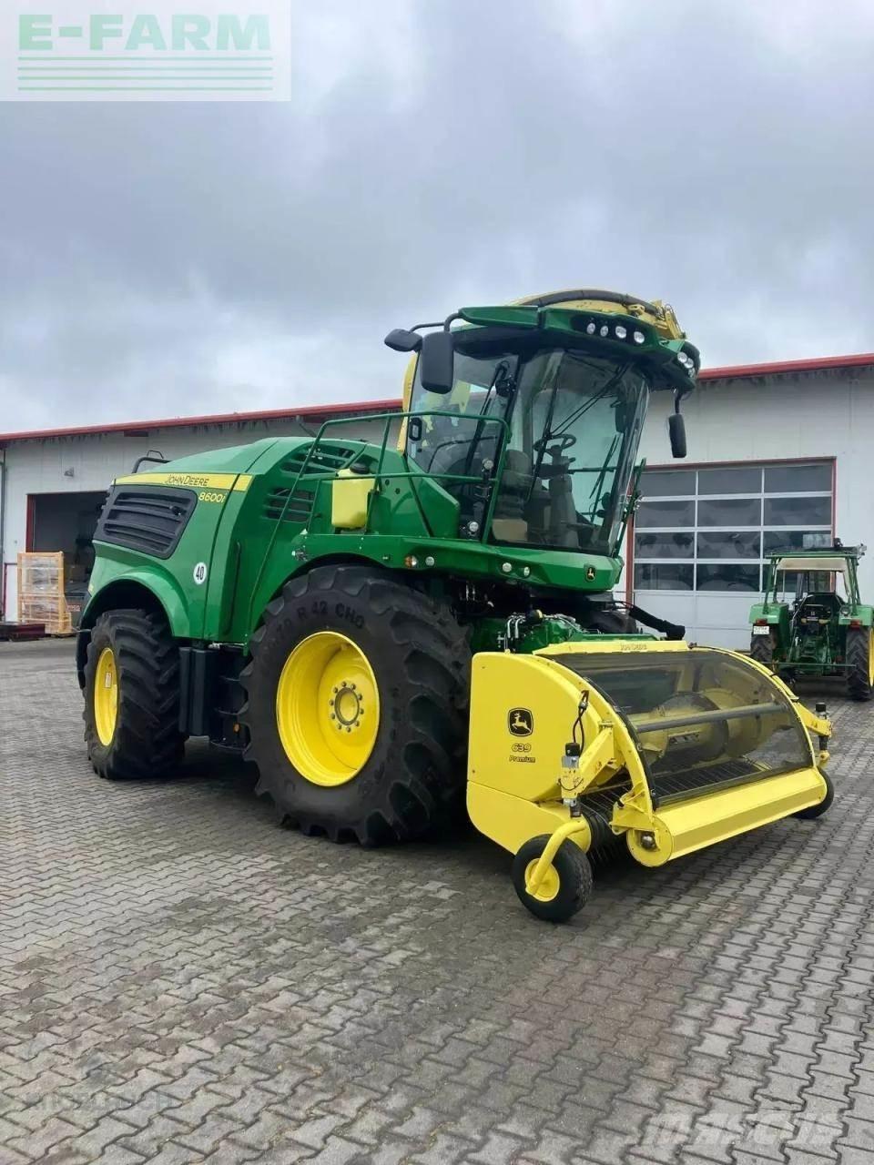 John Deere 8600i Self-propelled foragers
