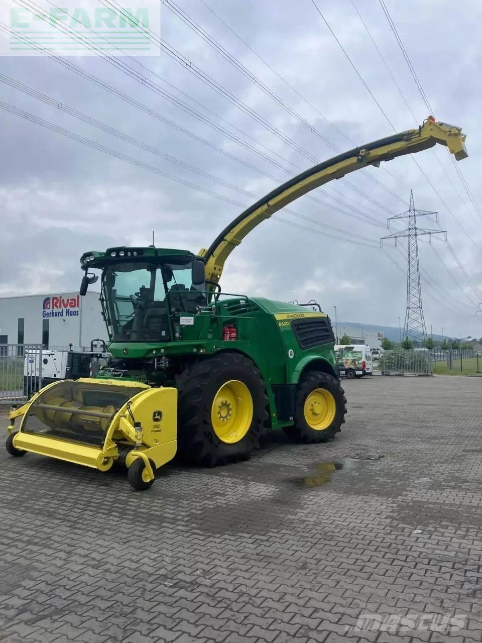 John Deere 8600i Self-propelled foragers