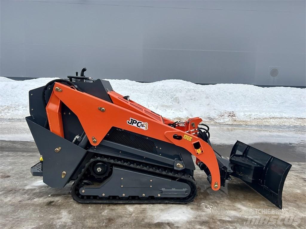 JPC HTV1000 Skid Steer Loaders