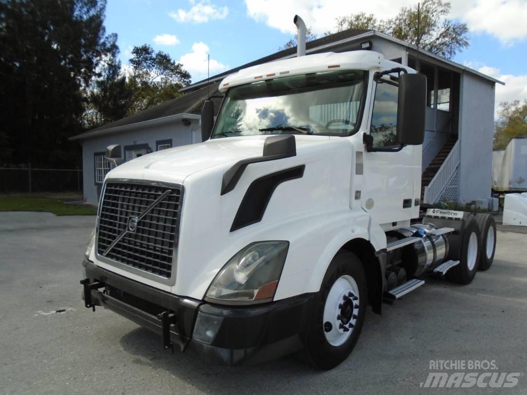 Volvo VNL 64 300 Conventional Trucks / Tractor Trucks