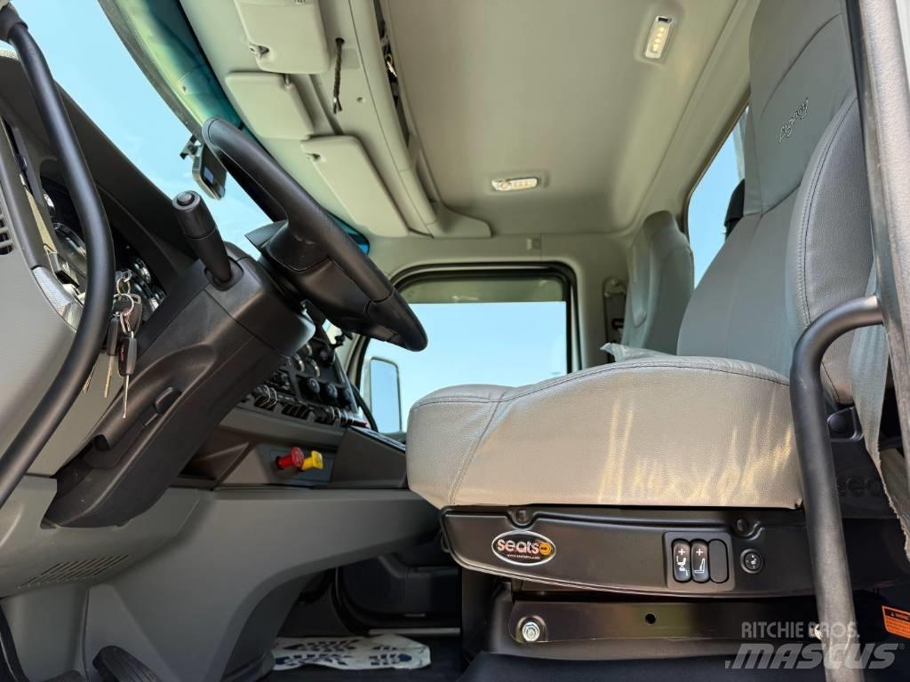 Kenworth T 880 Conventional Trucks / Tractor Trucks
