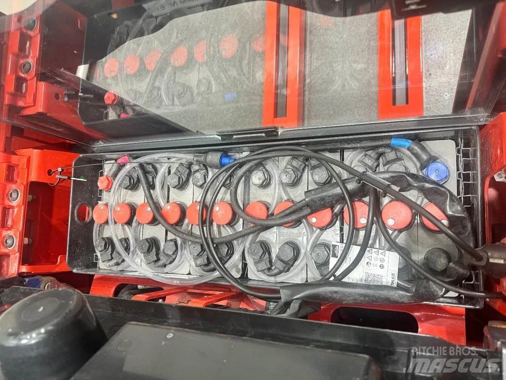 Linde L 14 Pedestrian stacker