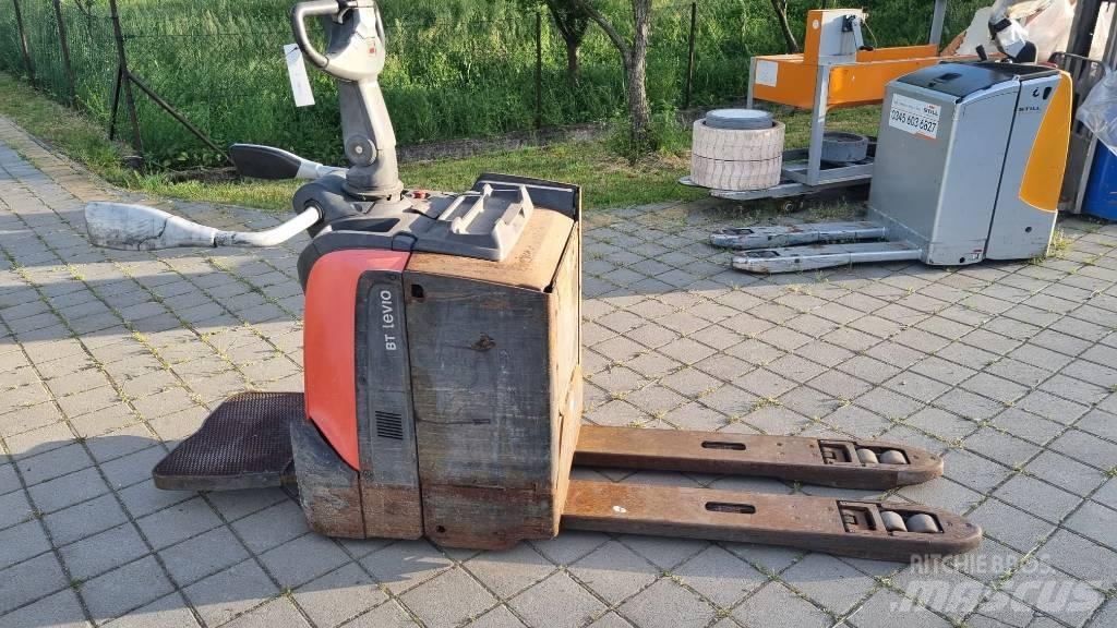 Toyota BT LPE200 Low lifter with platform