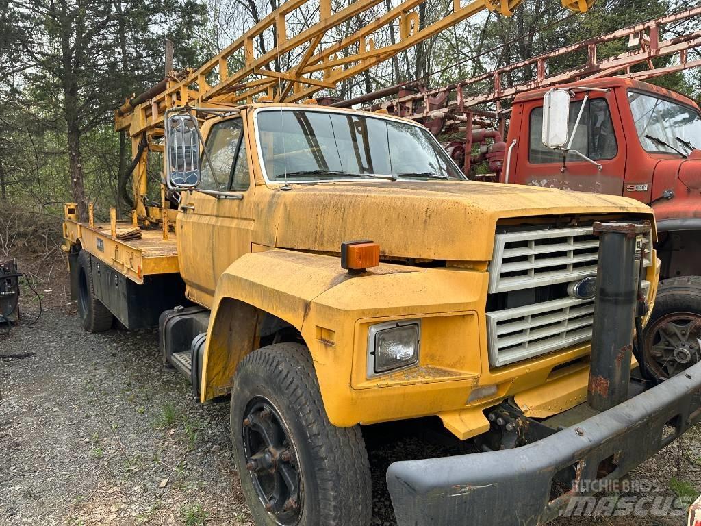 Ford F 700 Flatbed Trucks
