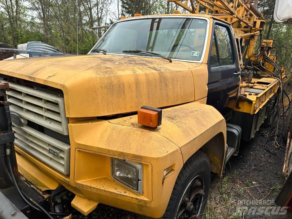 Ford F 700 Flatbed Trucks