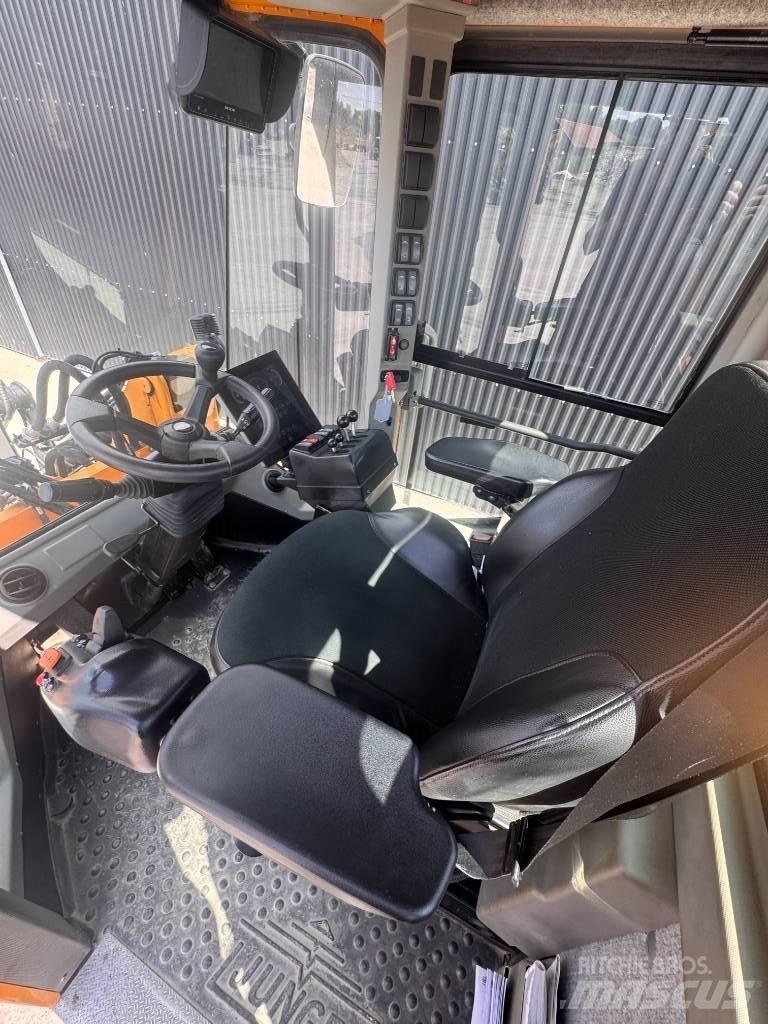 Ljungby L 11 Wheel Loaders