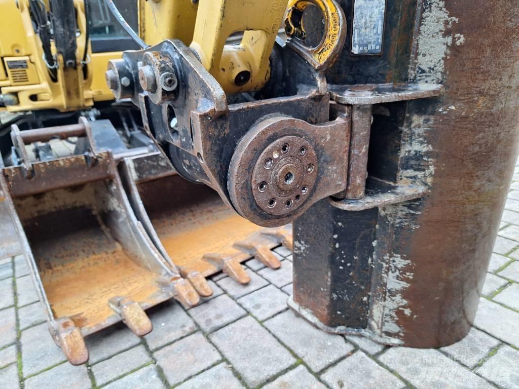 CAT 305 E2 + Powertilt Mini Excavators <7t (Mini Diggers)