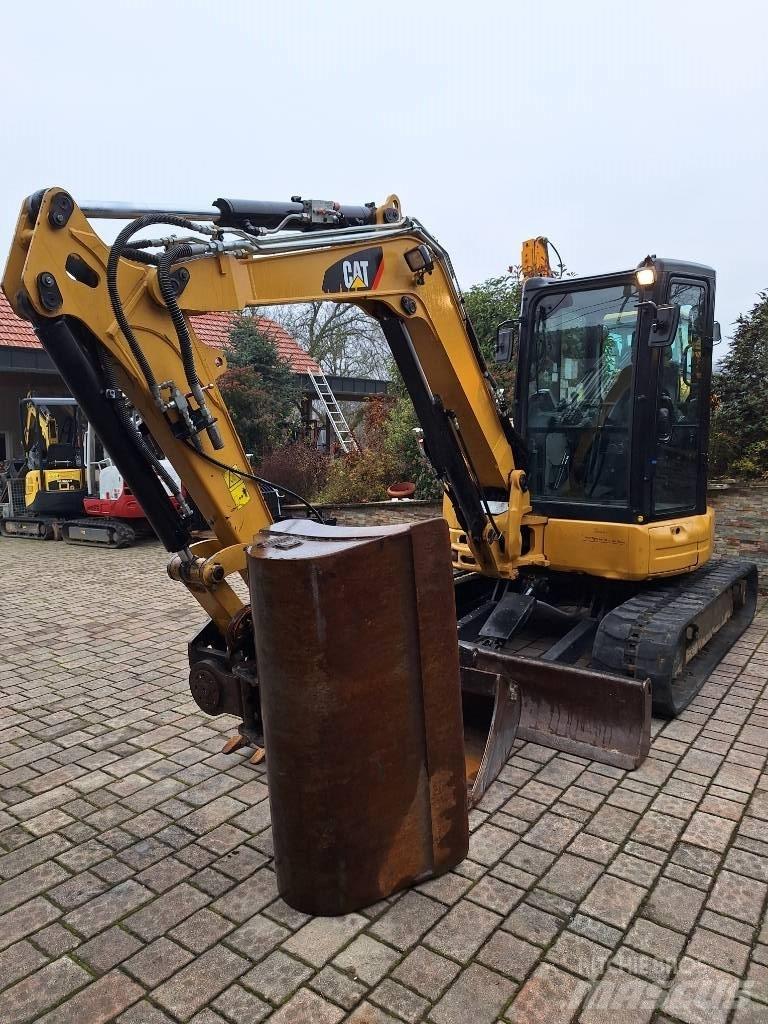 CAT 305 E2 + Powertilt Mini Excavators <7t (Mini Diggers)