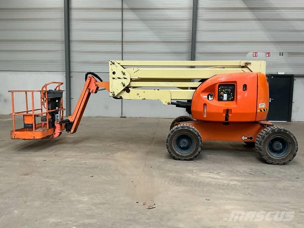 JLG 450 AJ Articulated boom lifts