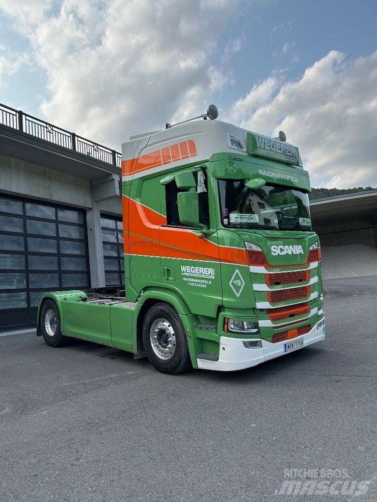 Scania R450 Conventional Trucks / Tractor Trucks
