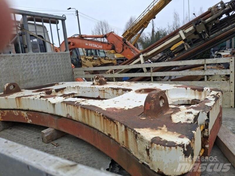 Krupp KMK 3040 Mobile and all terrain cranes