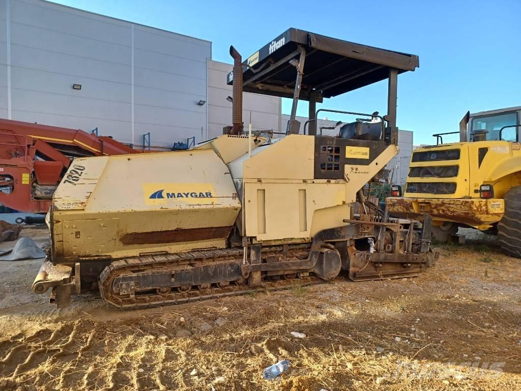 Titan 7820 Asphalt pavers