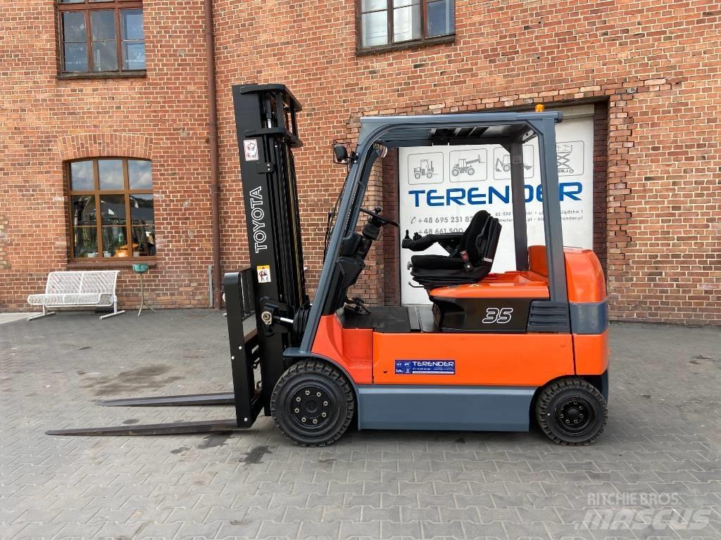 Toyota 7FBMF35 Electric Forklifts