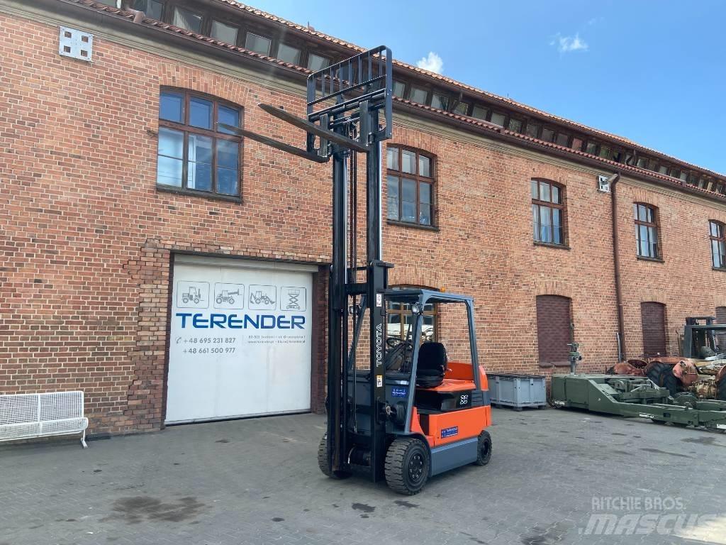 Toyota 7FBMF35 Electric Forklifts