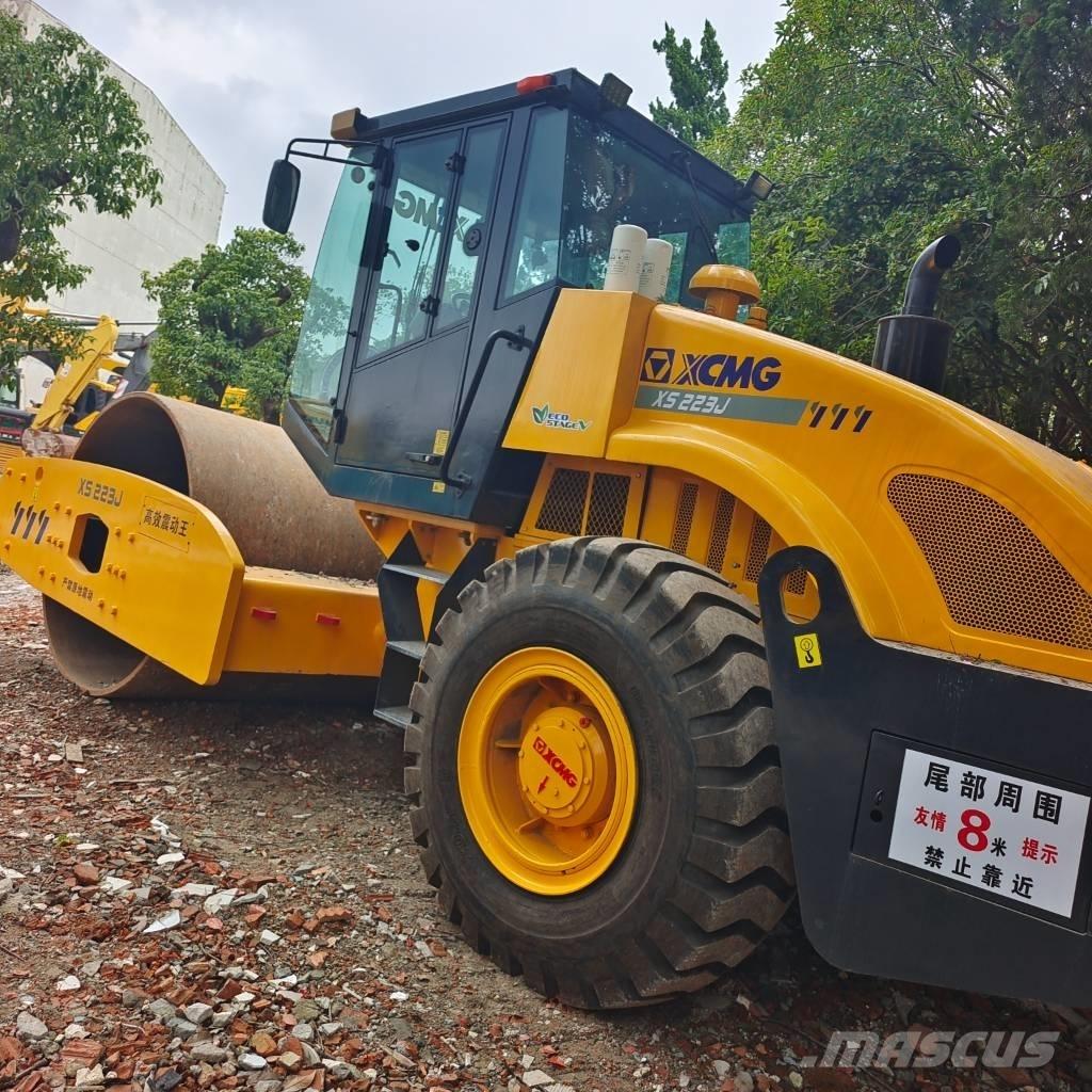 XCMG XS223J Single drum rollers