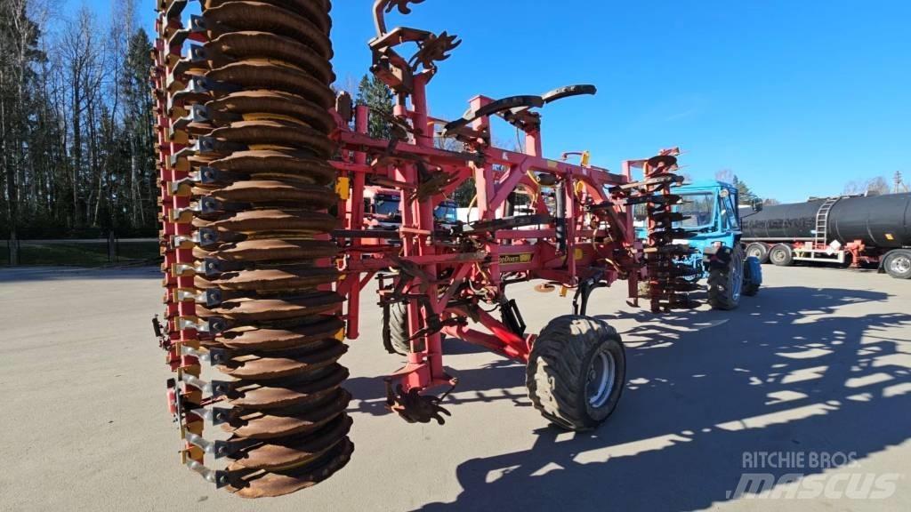 Väderstad Topdown500 Cultivators
