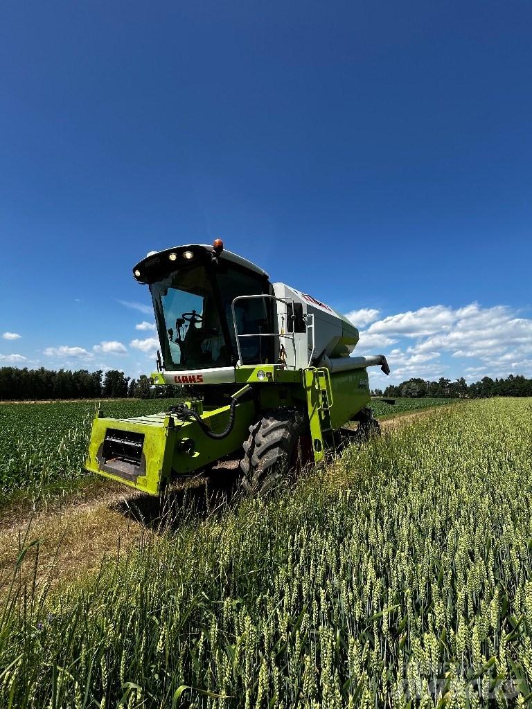 CLAAS Avero 240 Combine Harvesters