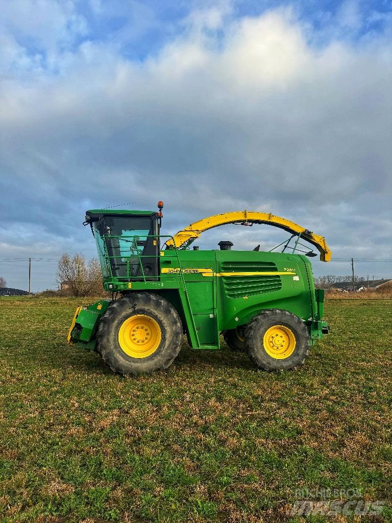 John Deere 7250 Forage Harvester