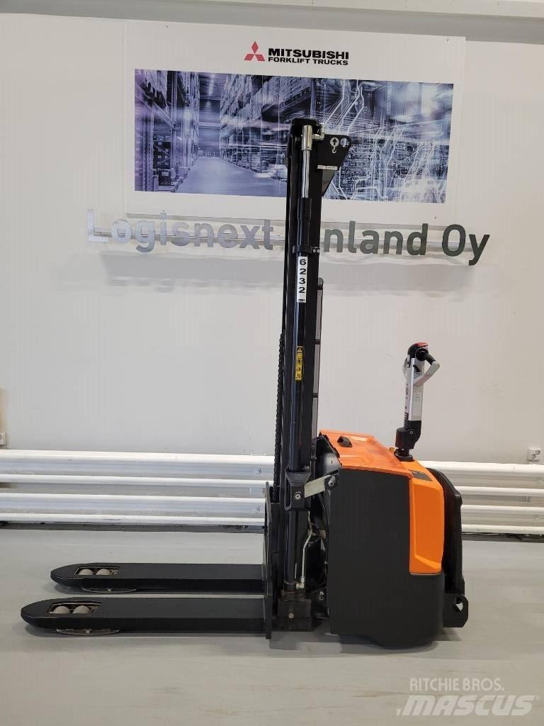 Rocla SPE12i Self Propelled Stackers