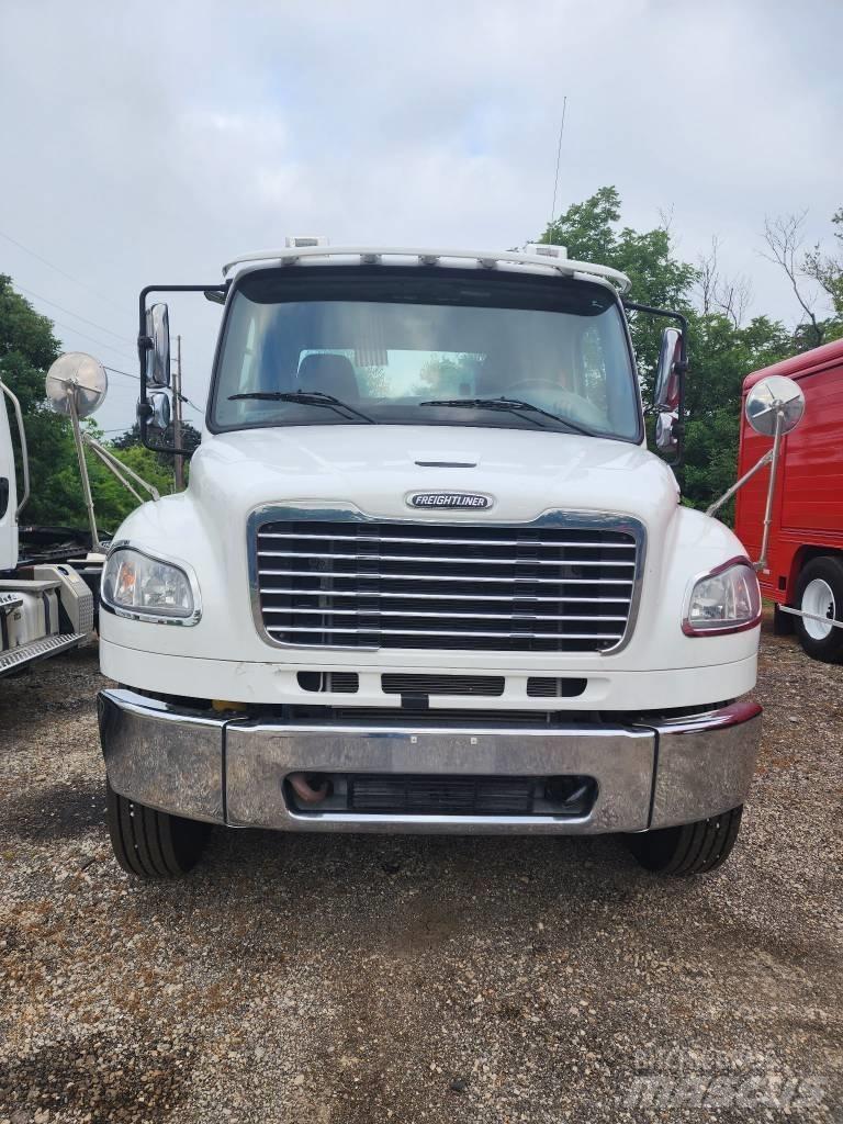 Freightliner M2 Conventional Trucks / Tractor Trucks