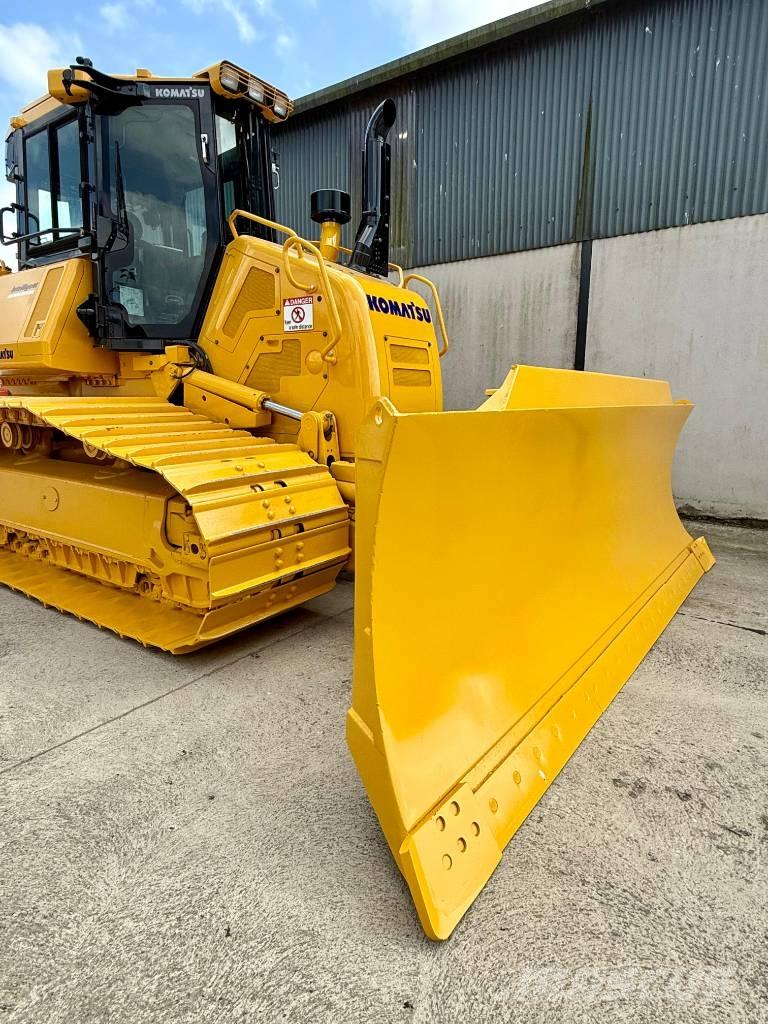 Komatsu D 61 PXi-24 Crawler dozers