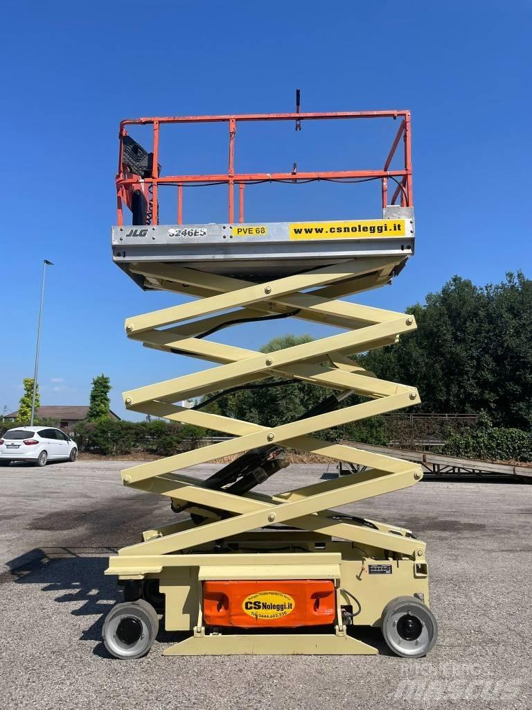 JLG 3246 ES Scissor Lifts